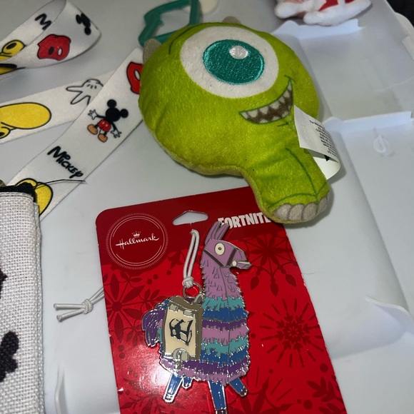 Keychain bundle 19 items - Picture 8 of 8